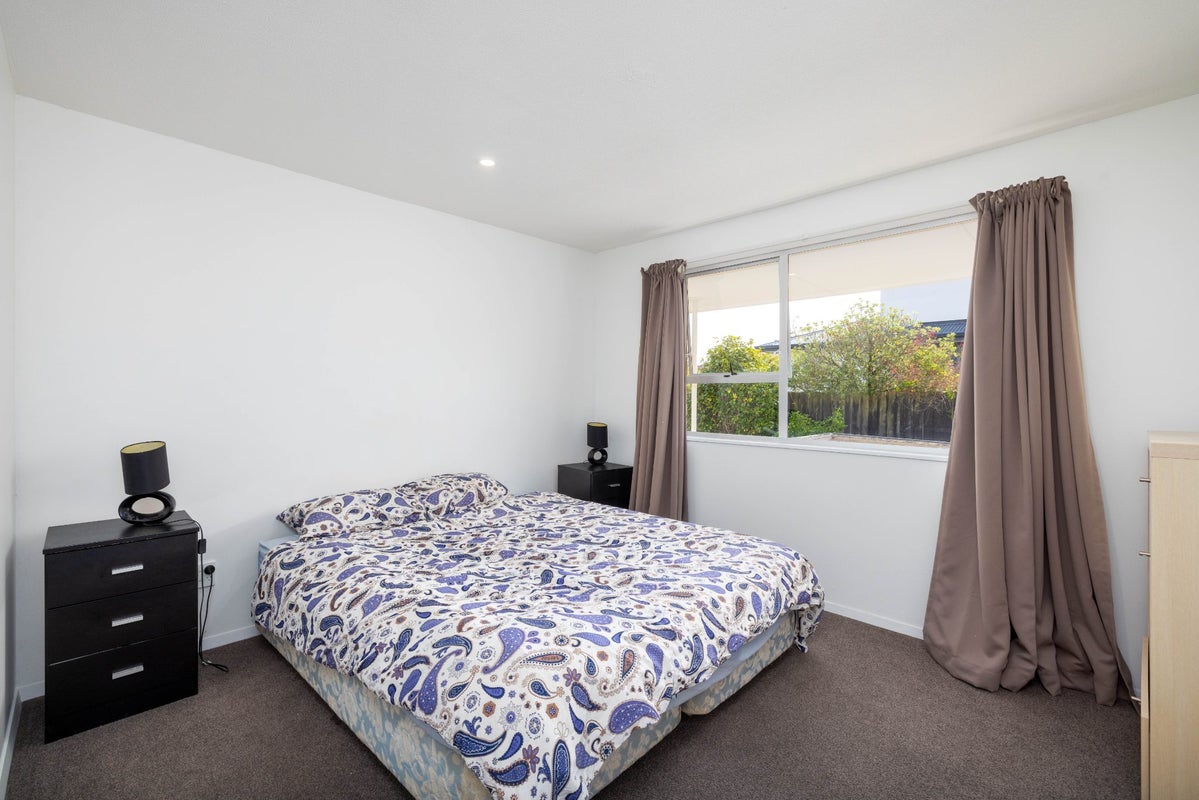 2/10 SEAFIELD PLACE, south new brighton, Christchurch - Carousel 2