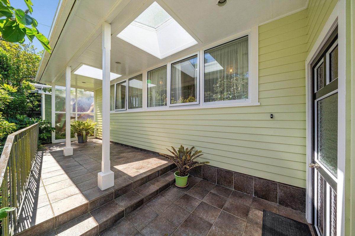 24 Cornford Street, Karori, Wellington - Carousel 1