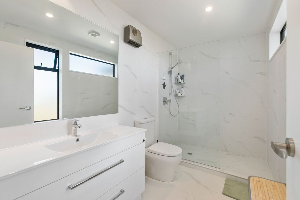 34 Artemis Way, Flat Bush, Auckland - Carousel 20