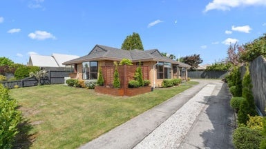 7 Ben Nevis Drive, Broomfield, Christchurch - Carousel 1
