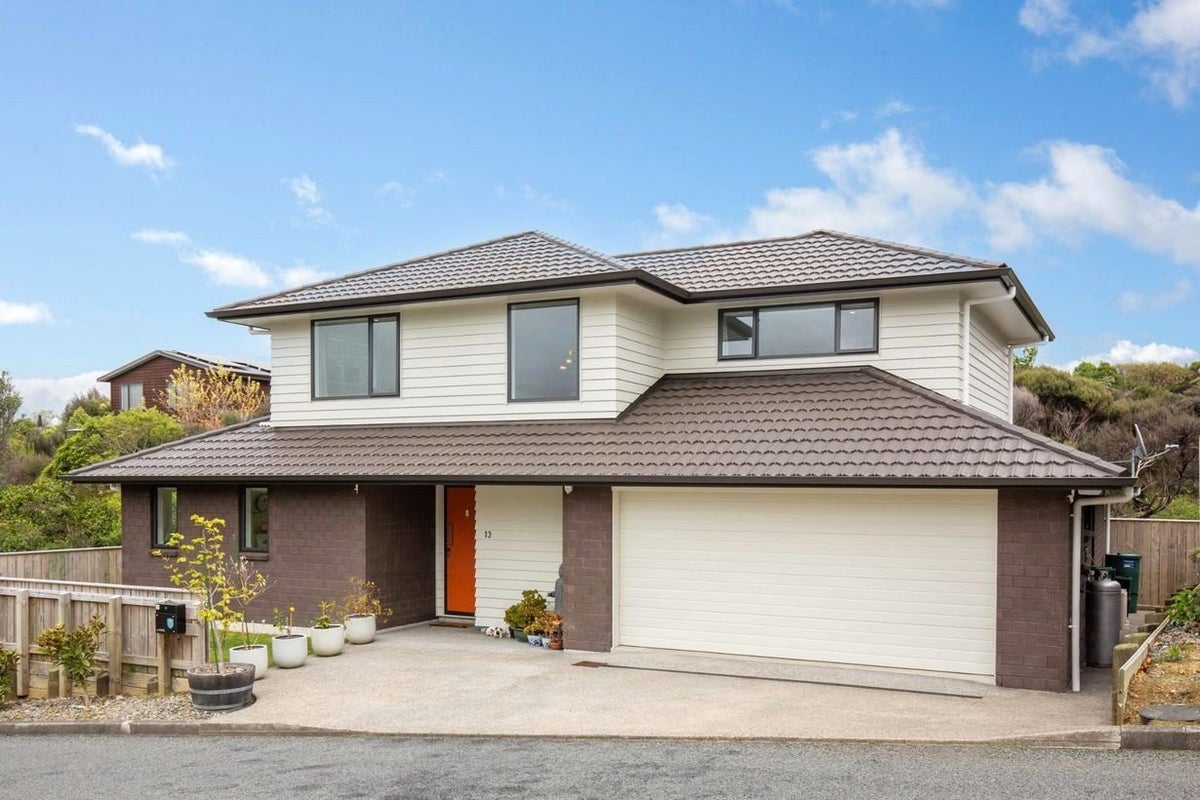 13 Cosgrove Rise, Riverstone Terraces, Upper Hutt - Carousel 1