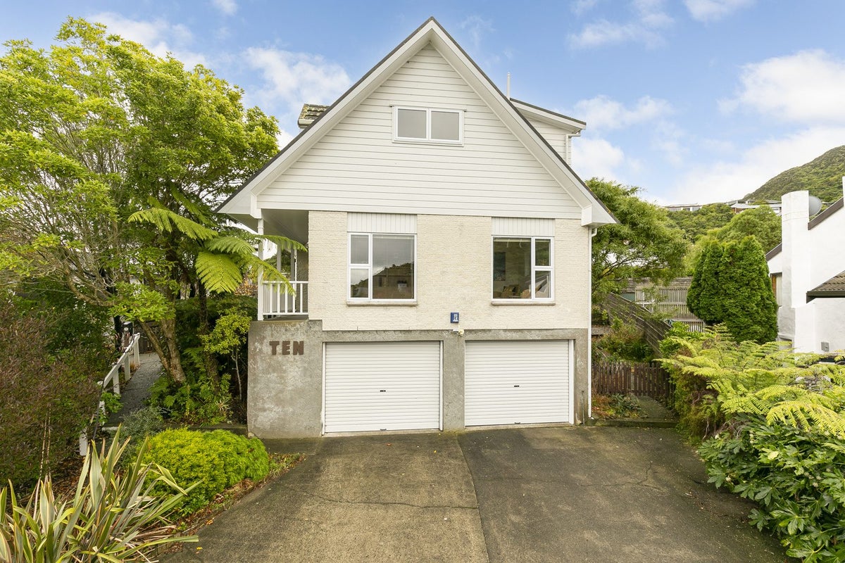 10 Malda Grove, Khandallah, Wellington - Carousel 1
