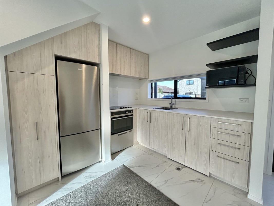 2/6B Taramea Place, Addington, Christchurch - Carousel 2