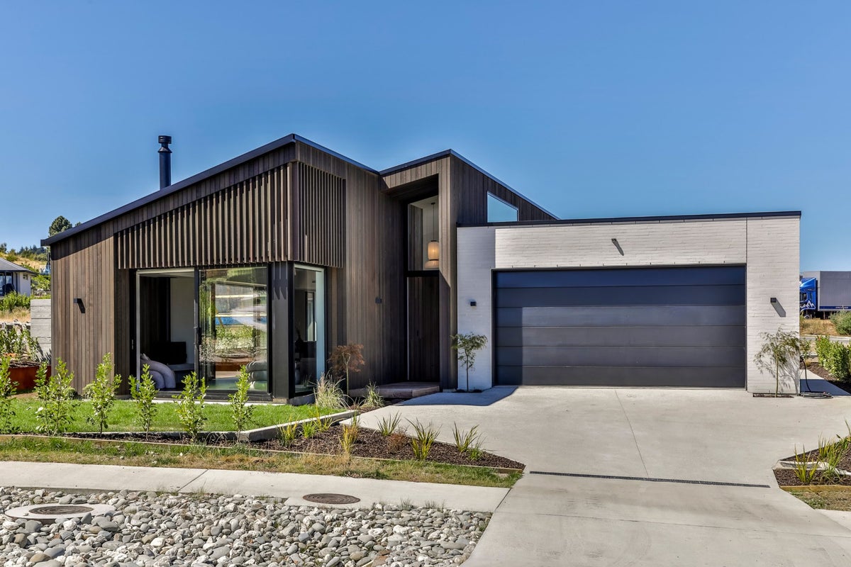 14 Kirimoko Crescent, Wanaka - Carousel 1