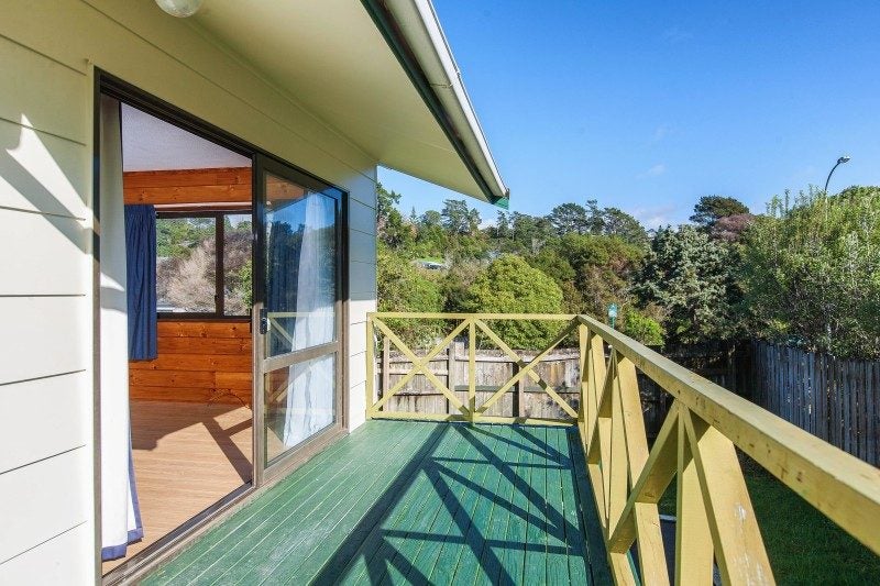 1/40 Gatman Street, Birkdale, Auckland - Carousel 2