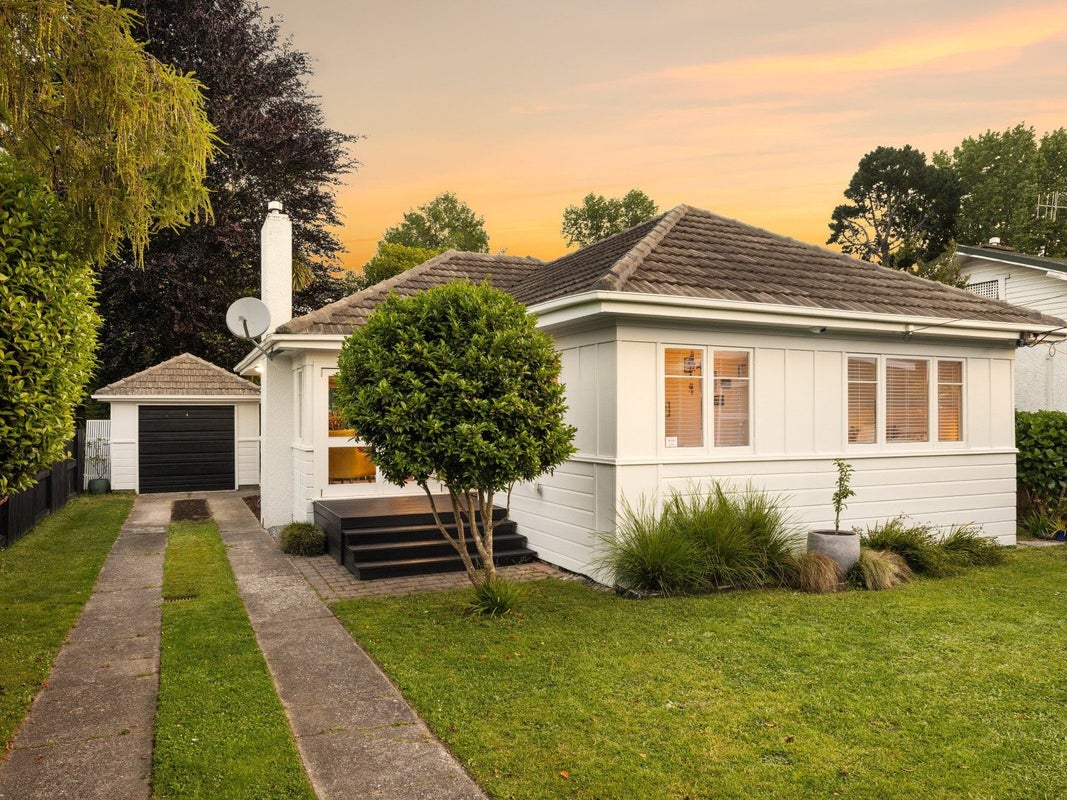 51 Rimu Street, Maeroa, Hamilton - Carousel 1