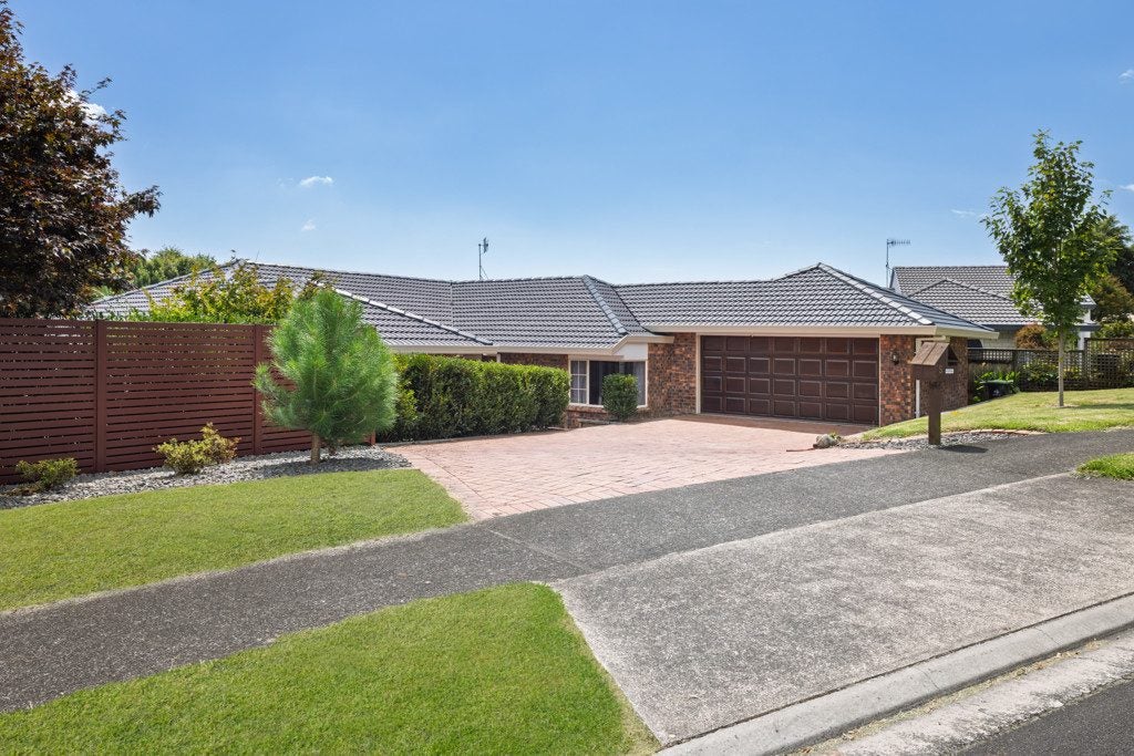 5 Buckingham Place, Bethlehem, Tauranga - Carousel 1