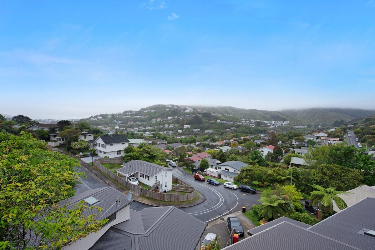 29B Thurleigh Grove, Karori, Wellington - Carousel 13