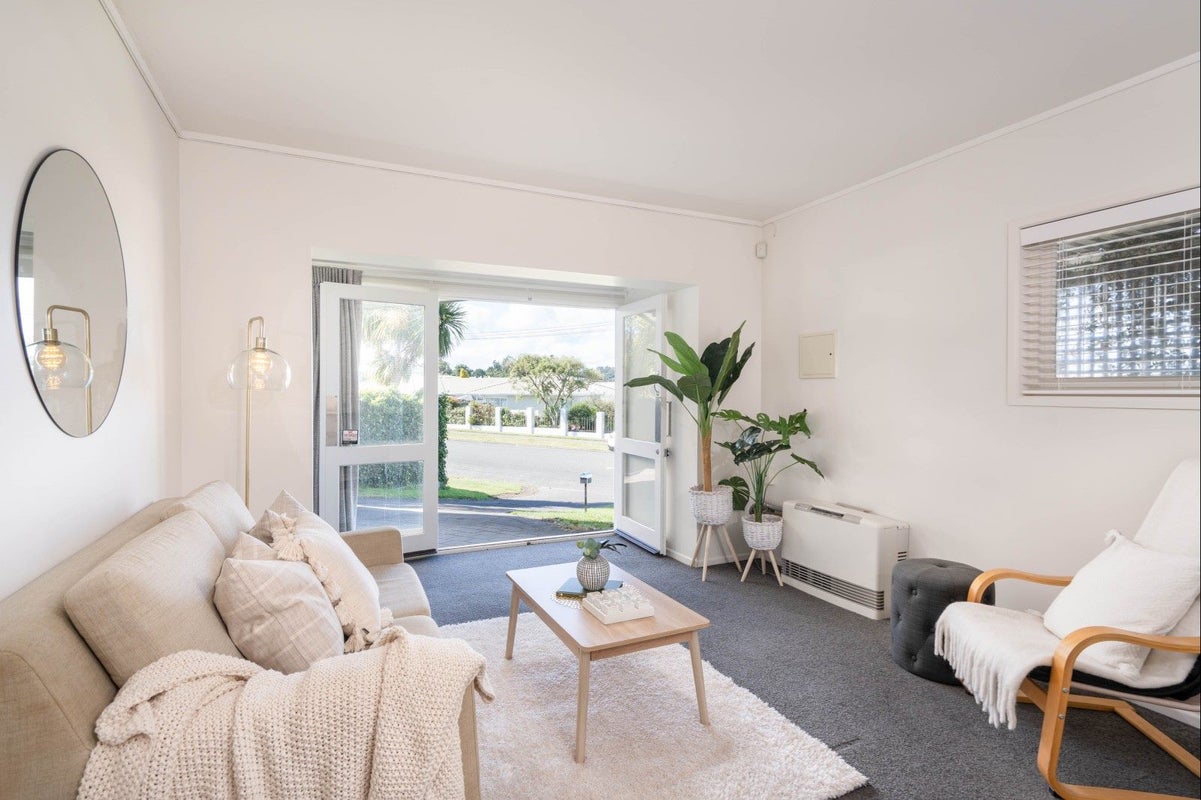 6 Liston Avenue, Hilltop, Taupo - Carousel 1