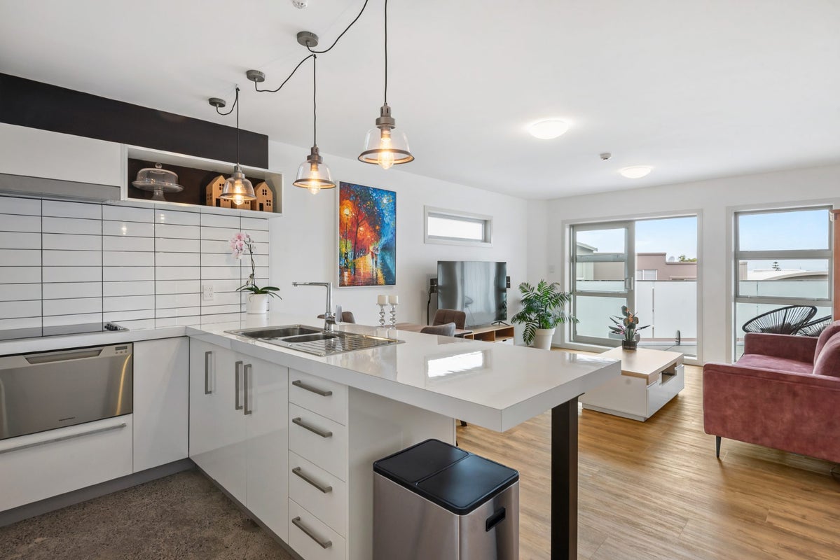 4/270 Onewa Road, Birkenhead, Auckland - Carousel 1
