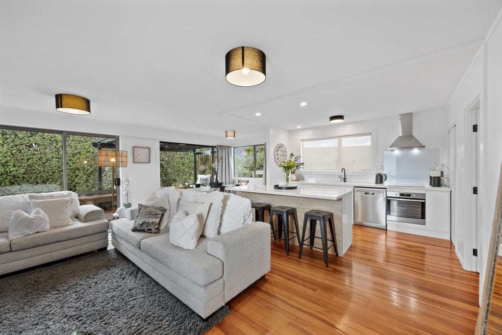 176 Cascades Road, Pakuranga Heights, Auckland - Carousel 2