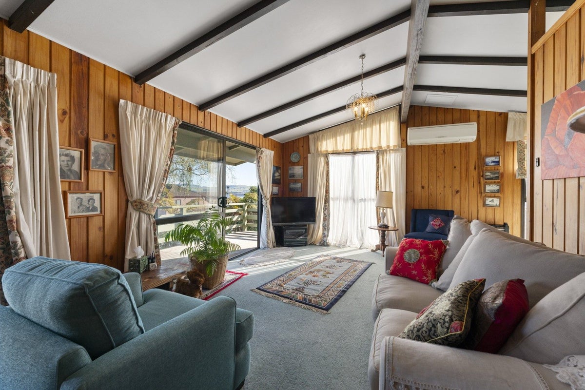 2/48 Harvey Street, Waipahihi, Taupo - Carousel 2