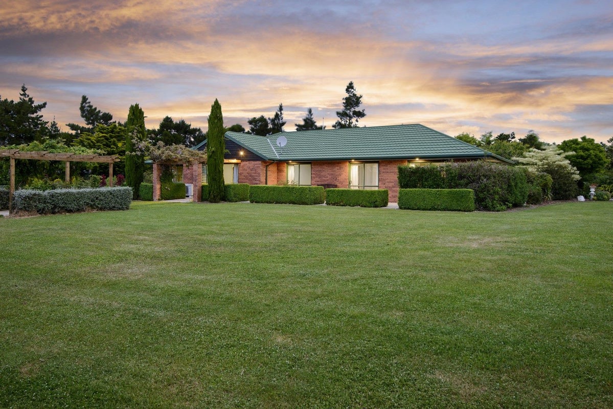 216 Lawford Road, Christchurch - Carousel 1