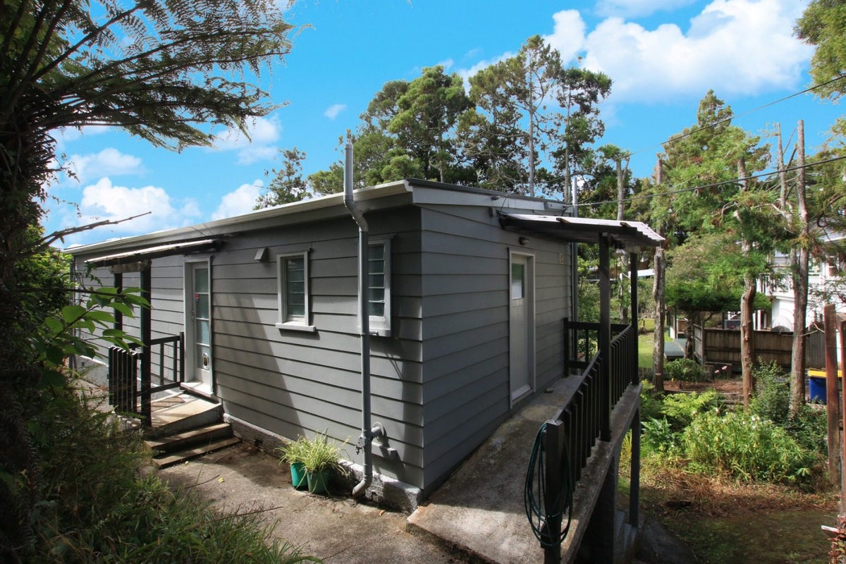 41 Derwent Crescent, Titirangi, Auckland - Carousel 8