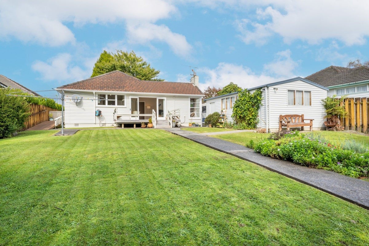26 McLeod Street, Elderslea, Upper Hutt - Carousel 2