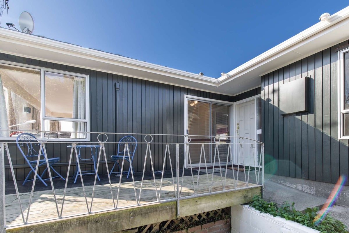 7 Keel Place, Whitby, Porirua - Carousel 1