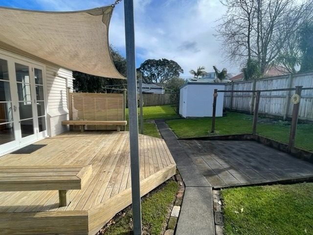 12 Ajax Street, Narrow Neck, Auckland - Carousel 1