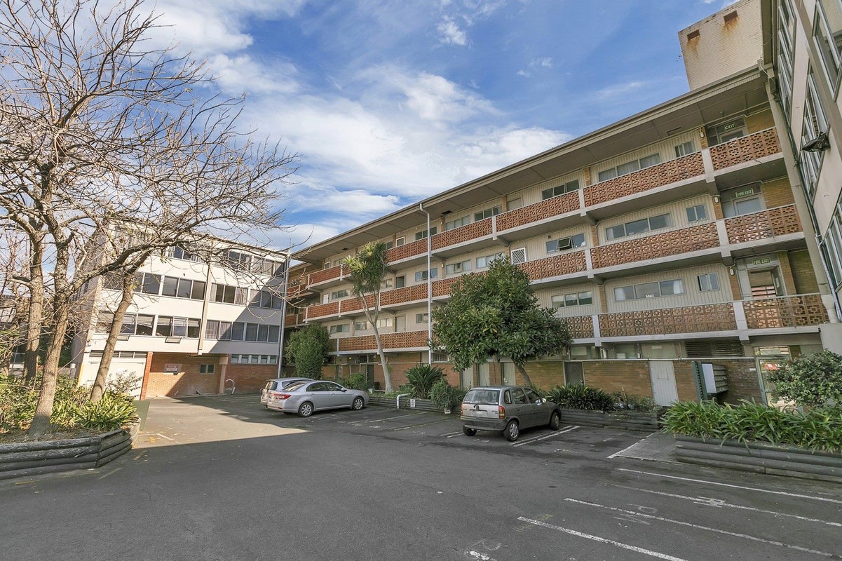 1J/94 Dominion Road, Mount Eden, Auckland - Carousel 1