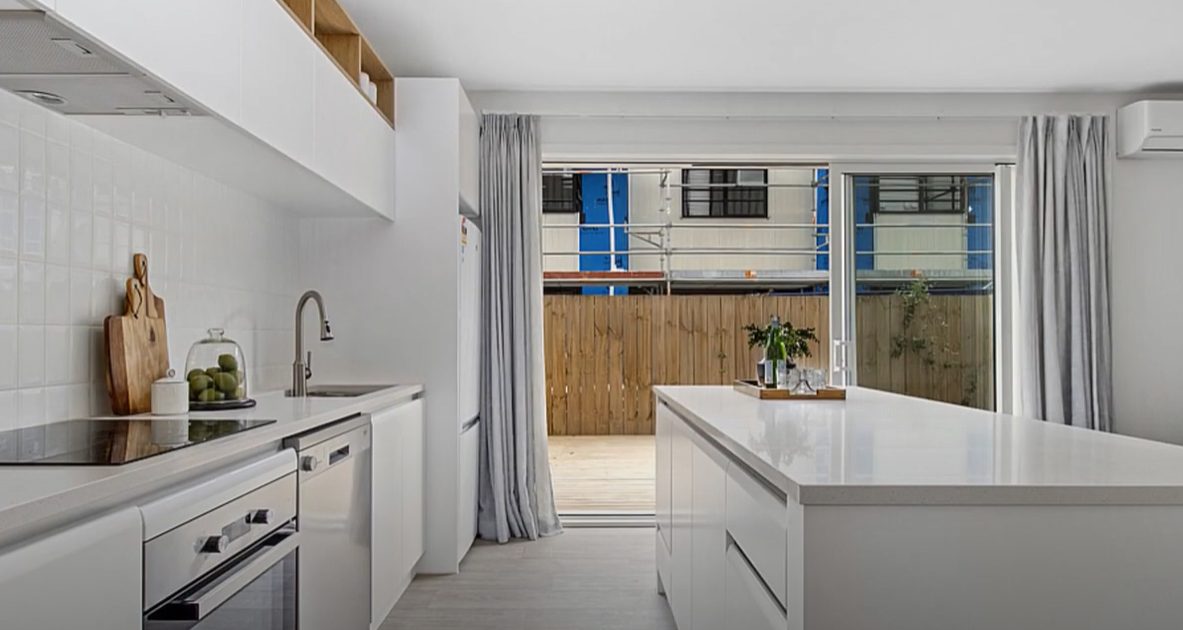 4/28 Cameron Road, Hamilton East, Hamilton - Carousel 2