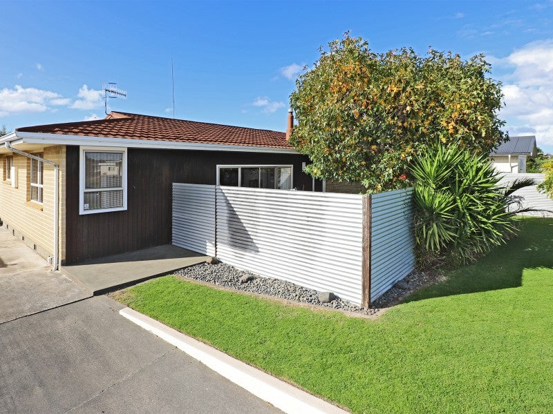 4 Skerrett Crescent, Tamatea, Napier - Carousel 1