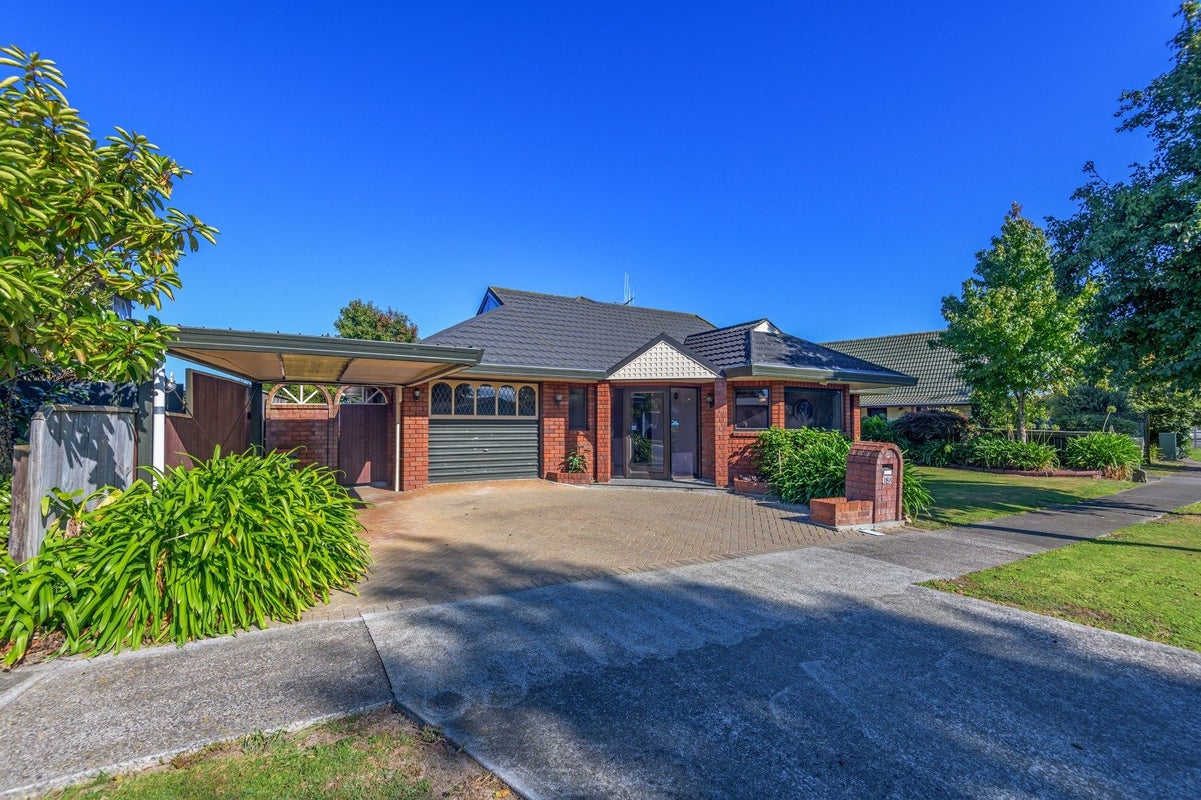 188 Amberley Avenue, Highbury, Palmerston North - Carousel 1