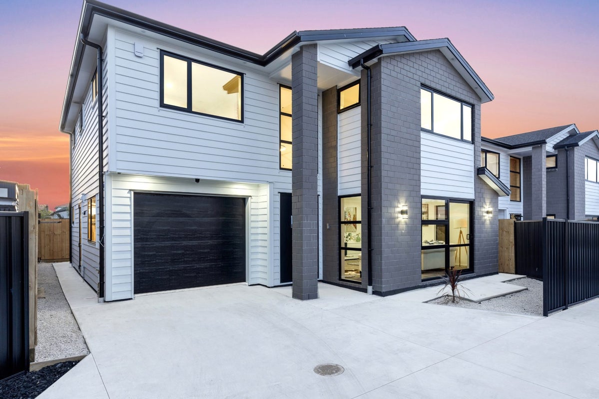 31A Martin Road, Manurewa, Auckland - Carousel 1