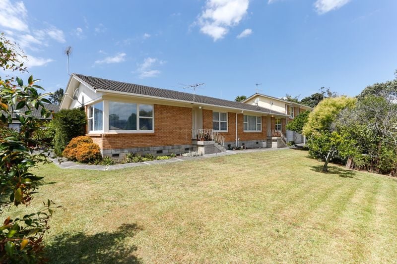 2/53 Shakespeare Road, Milford, Auckland - Carousel 1