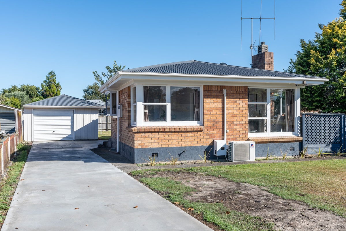 84 Mount View Road, Melville, Hamilton - Carousel 1