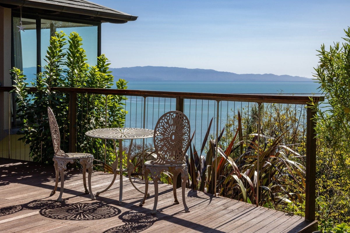 1 Cape View, Atawhai, Nelson - Carousel 2