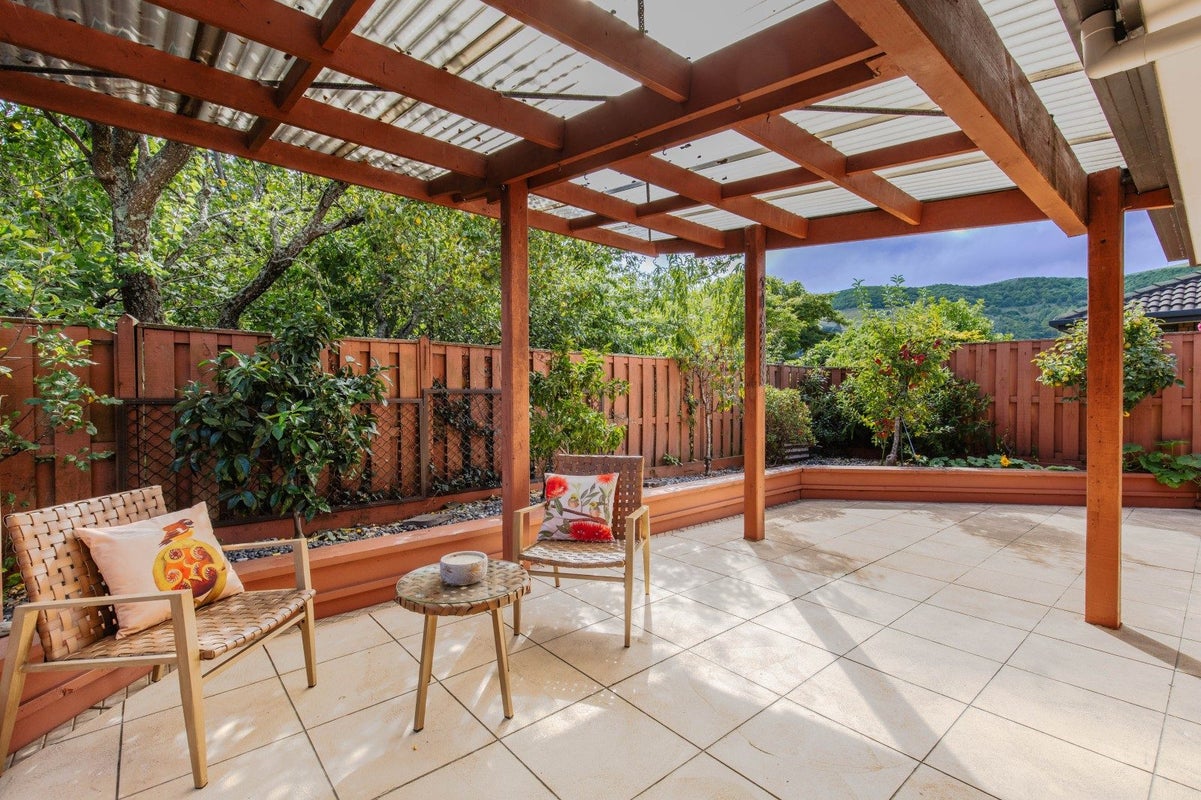7 Pettit Place, The Wood, Nelson - Carousel 1