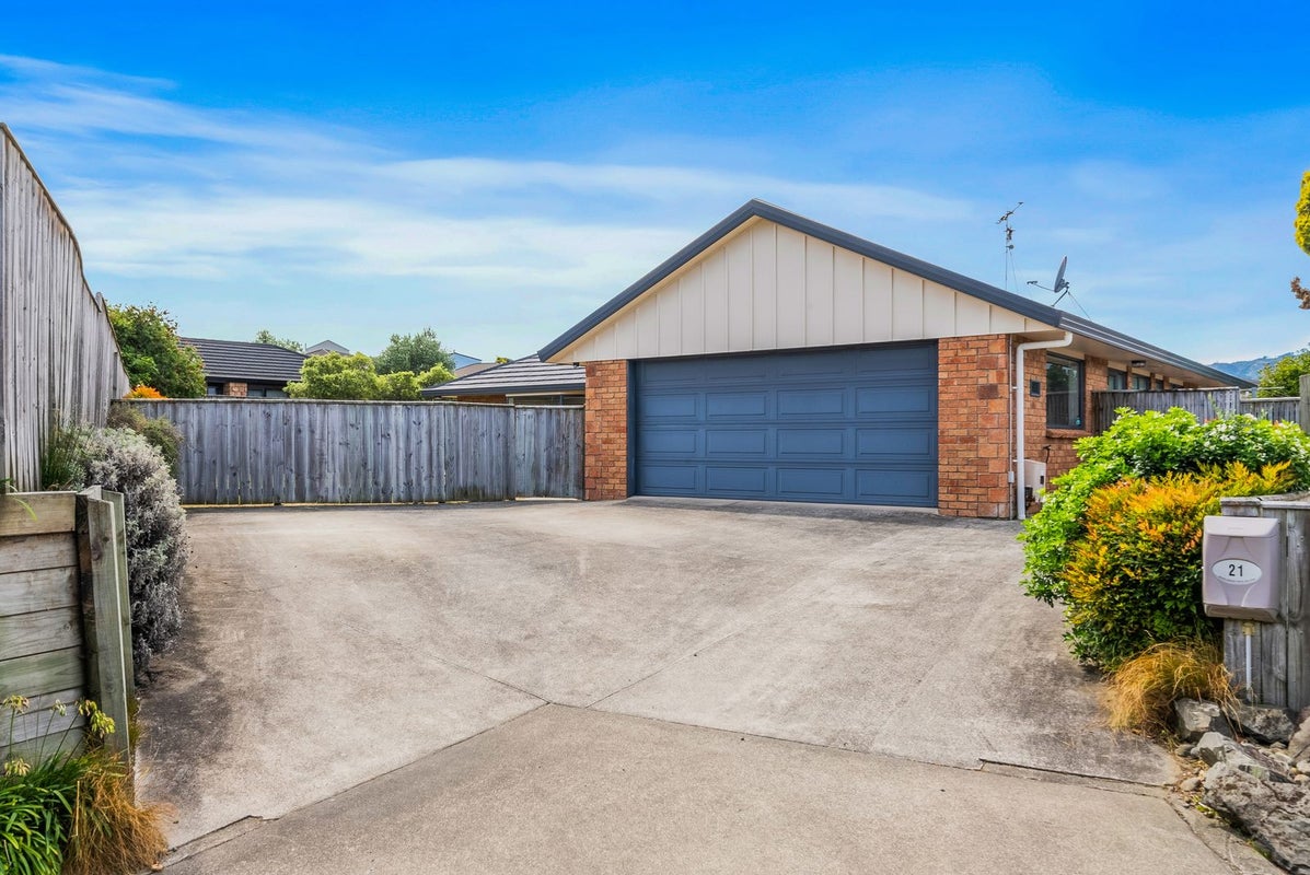 21 Leanne Way, Waikanae Beach, Waikanae - Carousel 2