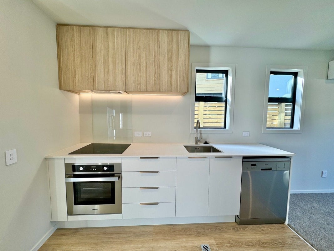 73 Te Ara o Papatahi, Wainuiomata, Lower Hutt - Carousel 2