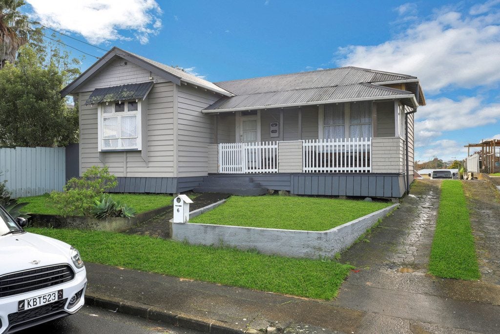 6 Pukeiti Road, Otahuhu, Auckland - Carousel 1