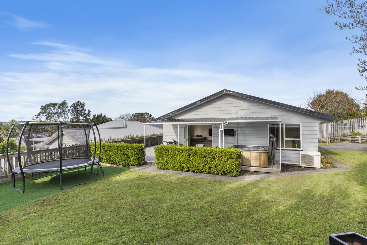 47A Riverhills Avenue, Pakuranga Heights, Auckland - Carousel 1