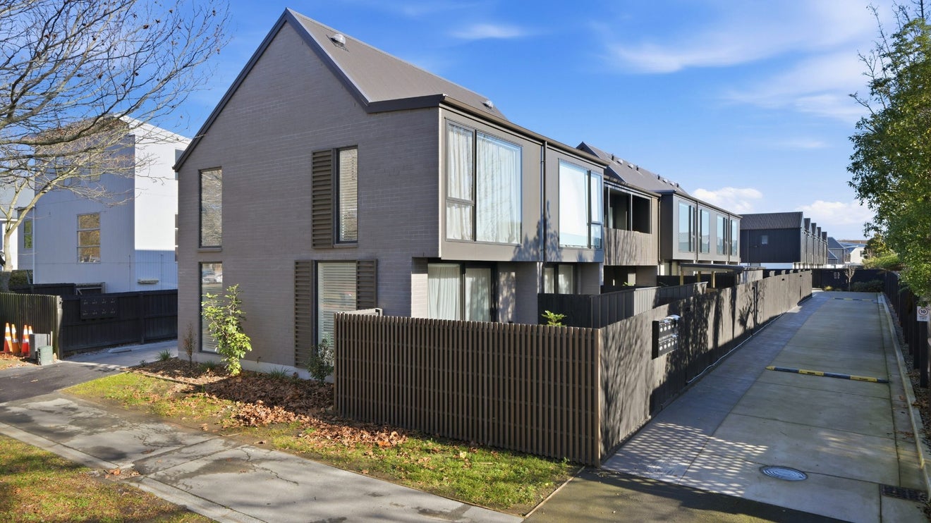 5/7 Grove Road, Addington, Christchurch - Carousel 1