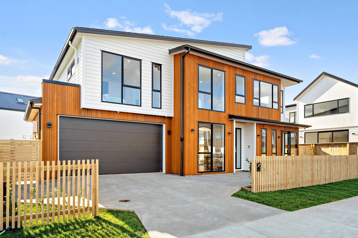 17 Picnic Point Road, Hobsonville, Auckland - Carousel 2