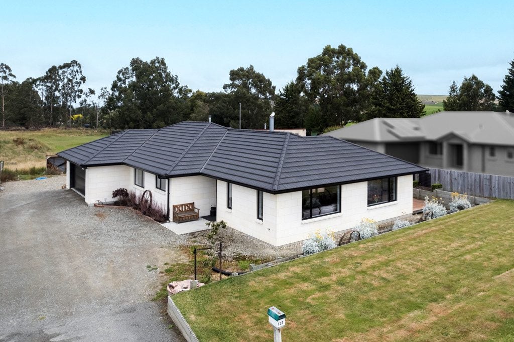 12A Sussex Street, Weston, Oamaru - Carousel 1