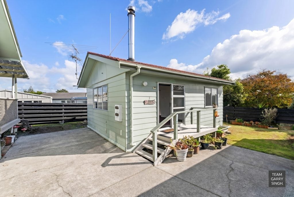 10 Leatham Crescent, Opaheke, Papakura - Carousel 2