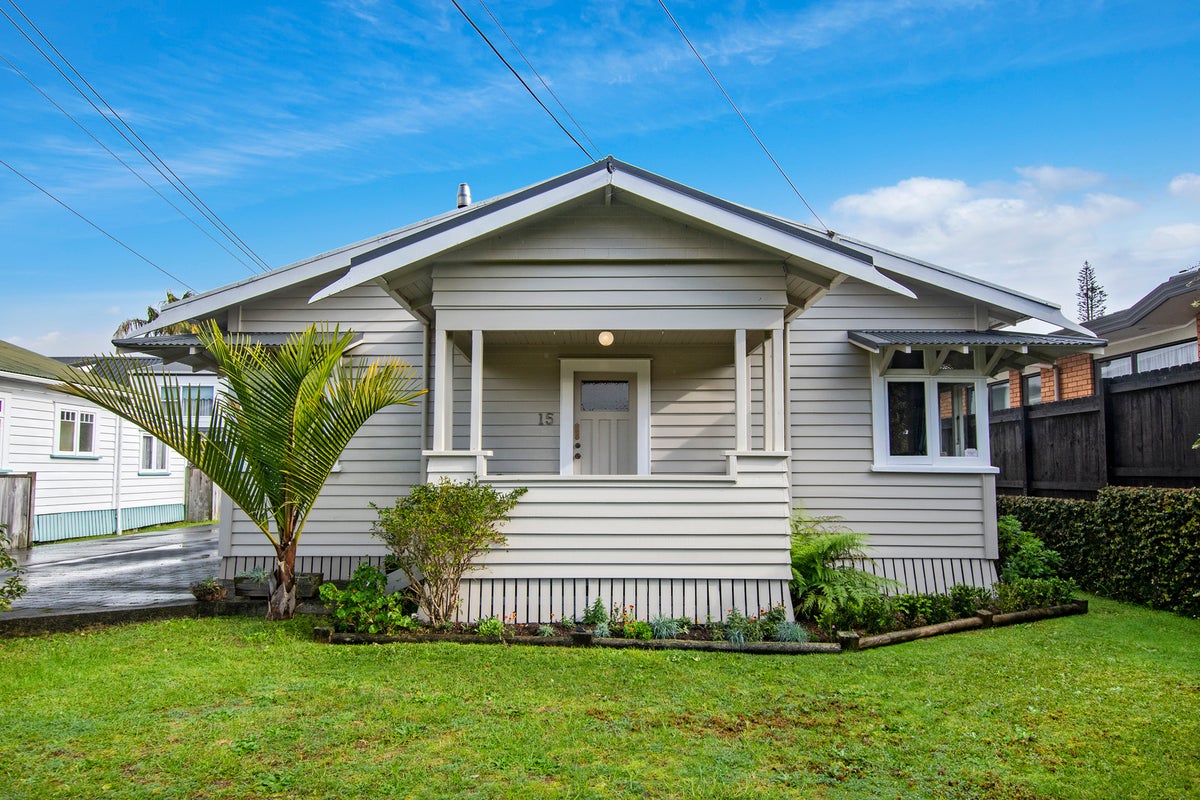 15 Davies Street, Kensington, Whangarei - Carousel 1