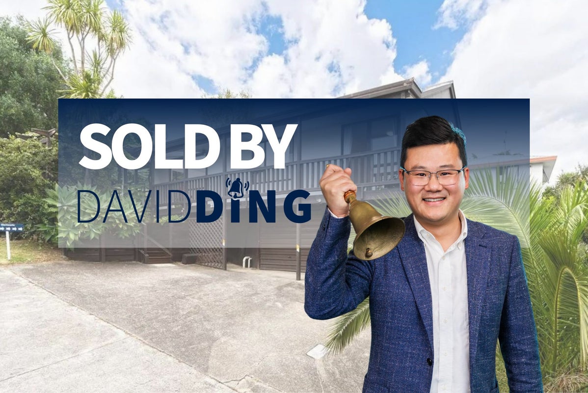2/19 Exeter Place, Unsworth Heights, Auckland - Carousel 1