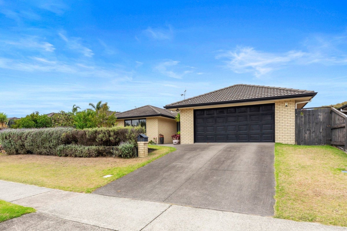 35 Golden Sands Drive, Papamoa Beach, Papamoa - Carousel 1
