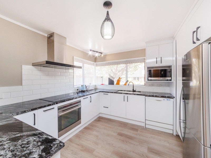 3A Caroline Crescent, Highbury, Palmerston North - Carousel 2