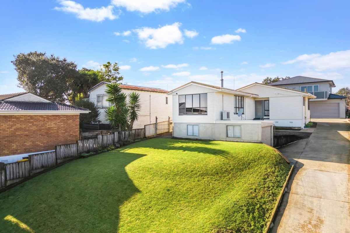 6 Sullivan Avenue, Mangere Bridge, Auckland - Carousel 1