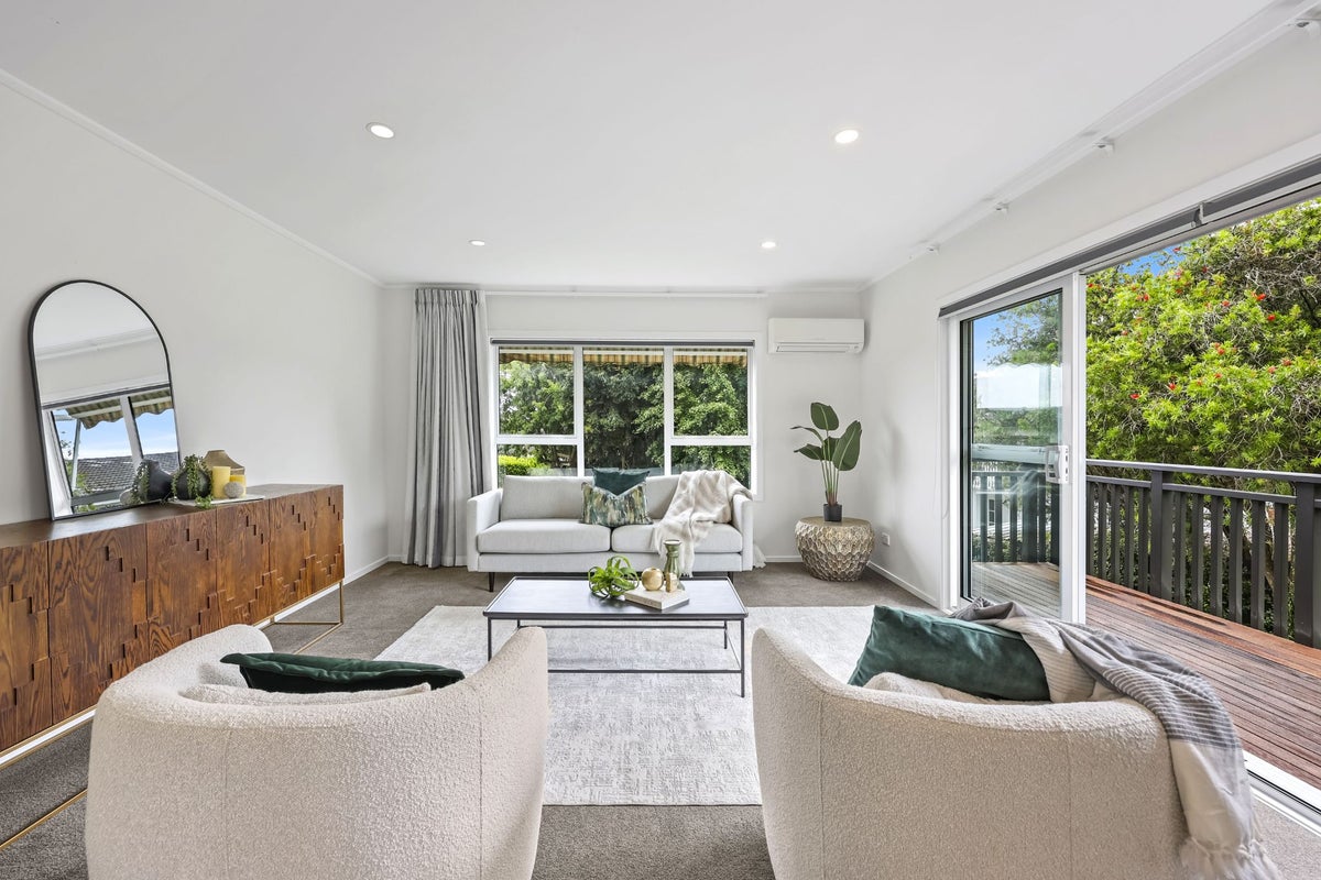 16 Andrea Place, Sunnyhills, Auckland - Carousel 2