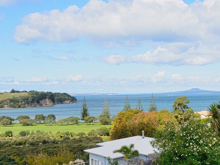 19 Kotanui Avenue, Army Bay, Whangaparaoa - Carousel 1