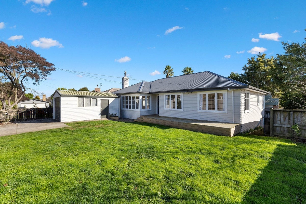 62 Mount View Road, Melville, Hamilton - Carousel 1