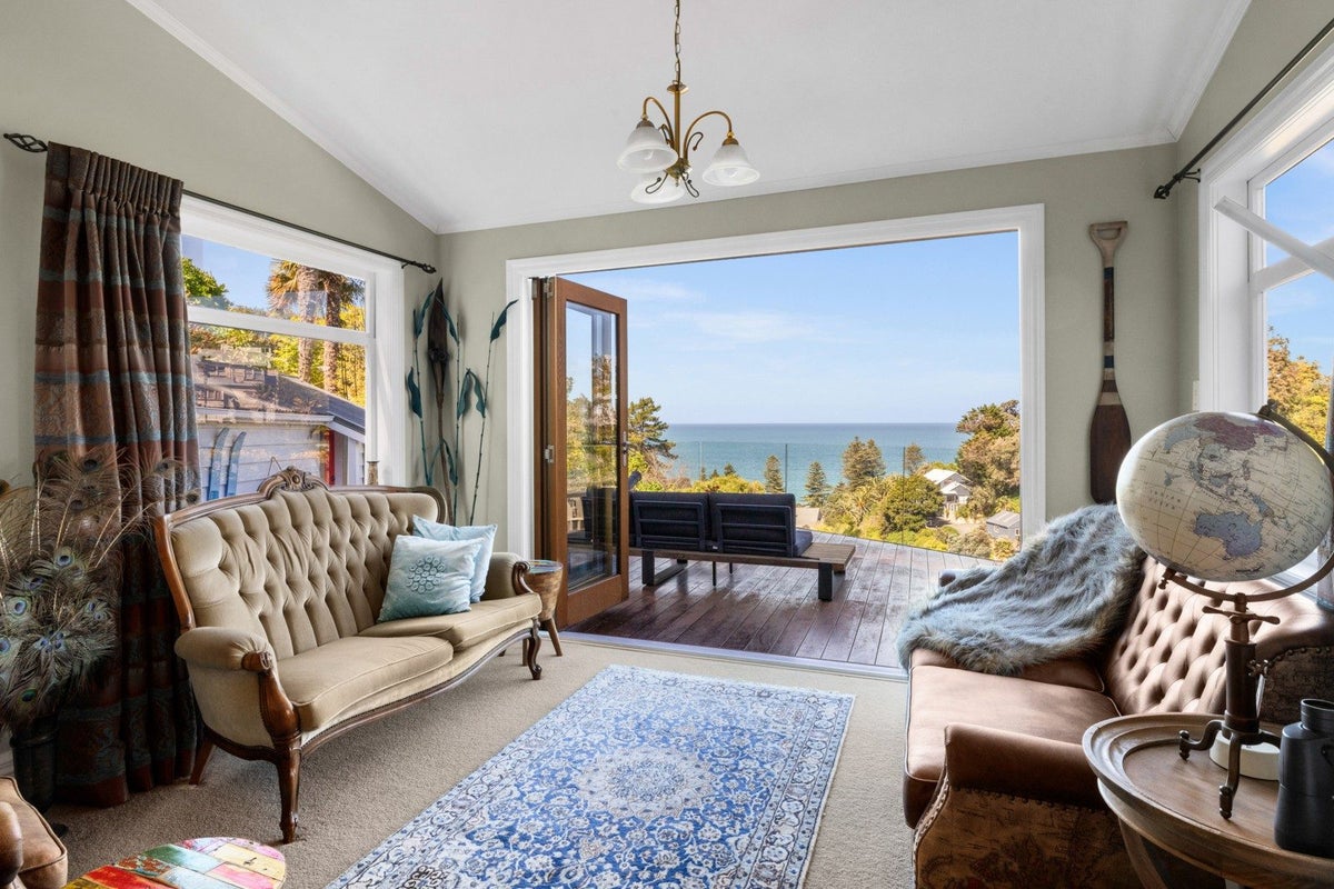 3 Lucy Road, Bluff Hill, Napier - Carousel 2