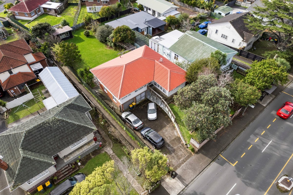 3179 Great North Road, New Lynn, Auckland - Carousel 1