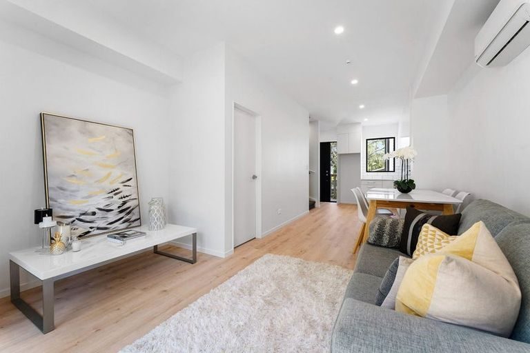 5/22 Takapu Street, Henderson, Auckland - Carousel 1