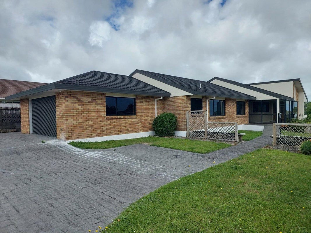9C Del Mar Place, Merrilands, New Plymouth - Carousel 1